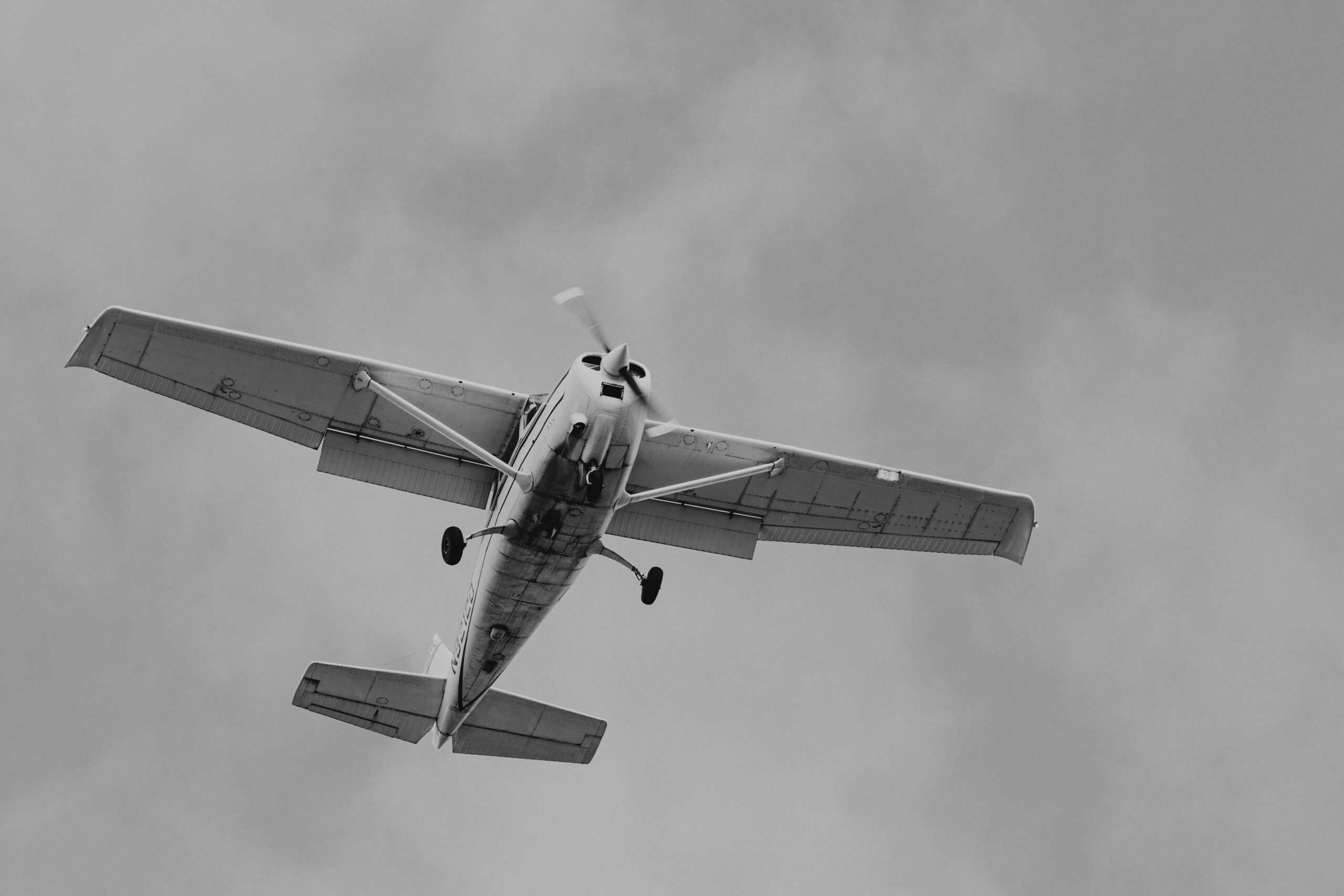 cody-fitzgerald-O0Tr0mrzXLA-unsplash_SCHWARZWEIß cody-fitzgerald-O0Tr0mrzXLA-unsplash_SCHWARZWEIß